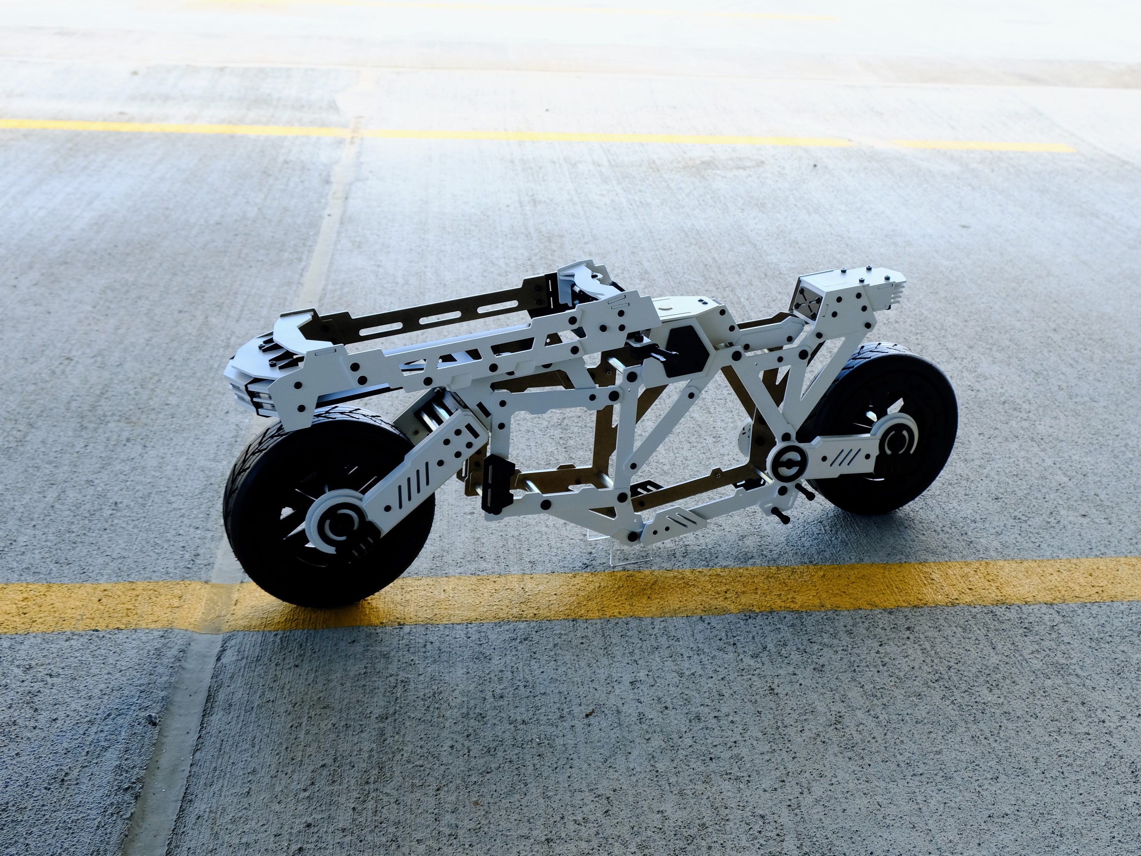 Quantum Retrograde Bike (Glacier White)