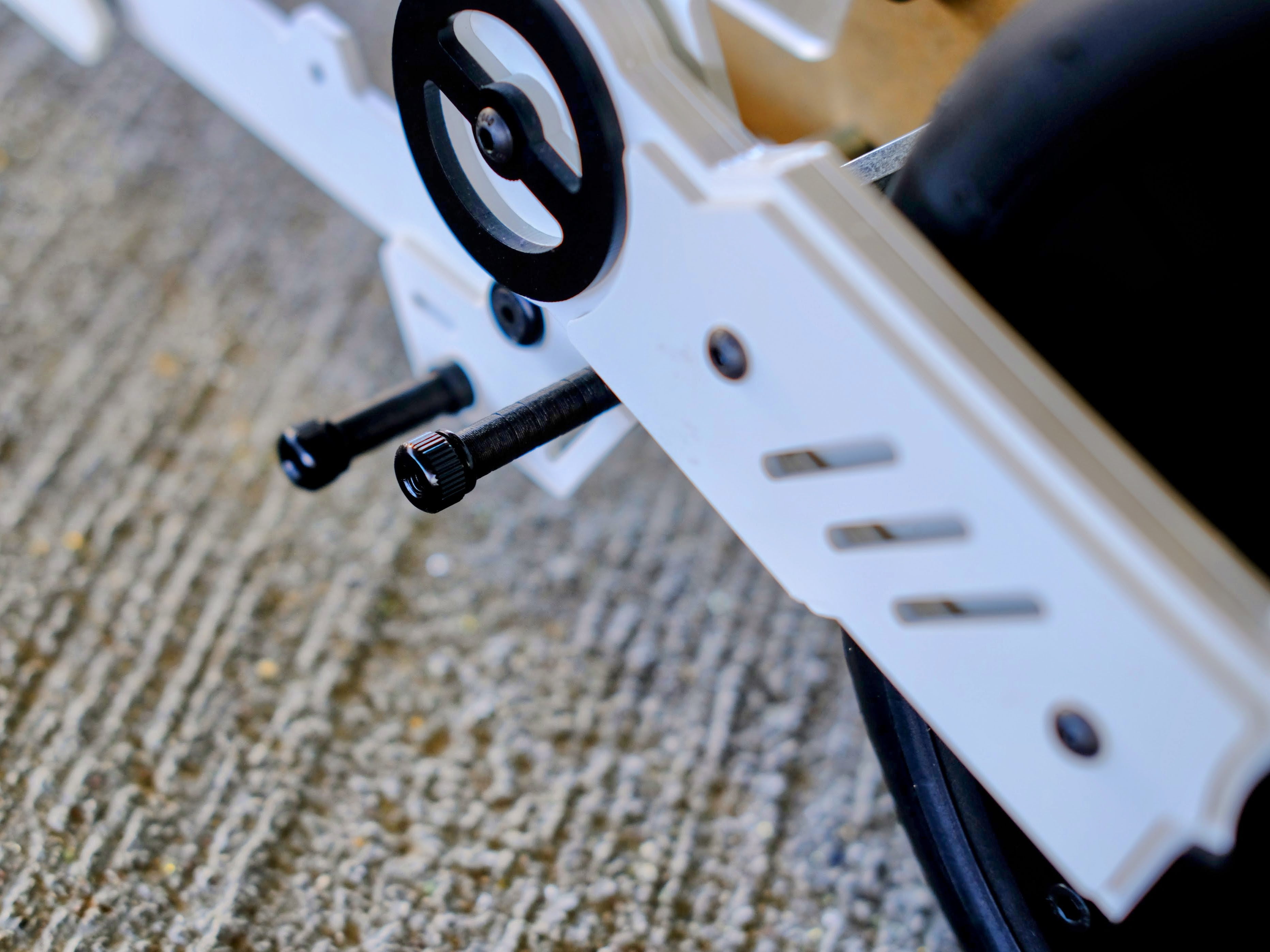 Quantum Retrograde Bike (Glacier White)